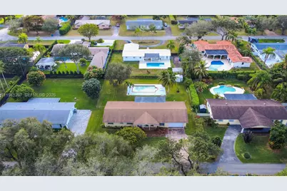 8492 SW 102nd St, Miami, FL 33156 - Photo 6