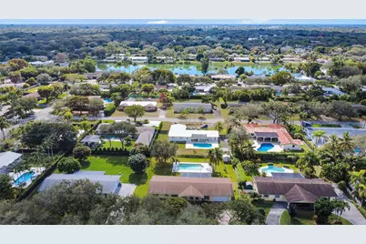 8492 SW 102nd St, Miami, FL 33156 - Photo 10