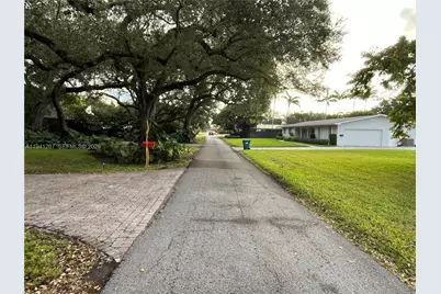 8492 SW 102nd St, Miami, FL 33156 - Photo 12