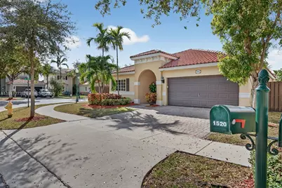 1520 NE 36th Ave, Homestead, FL 33033 - Photo 2