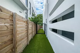 3140 Carter St, Miami, FL 33133 - Photo 6