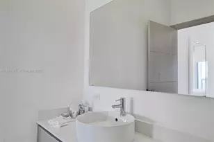 2600 E Hallandale Beach Blvd, Hallandale Beach, FL 33009 - Photo 20