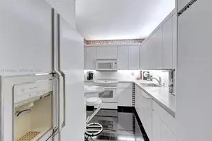 5005 Collins Ave, Miami Beach, FL 33140 - Photo 18