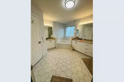 10919 NW 67th Ter, Doral, FL 33178 - Photo 22
