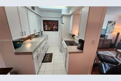 2112 Newport U #2112, Deerfield Beach, FL 33442 - Photo 10