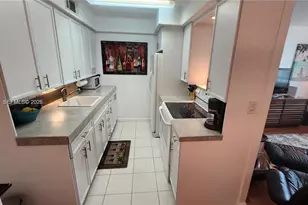 2112 Newport U, Deerfield Beach, FL 33442 - Photo 10