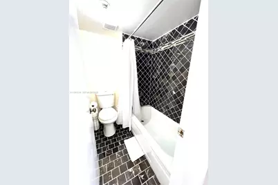 408 Lakeview Dr #102, Weston, FL 33326 - Photo 8