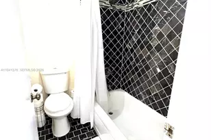 408 Lakeview Dr, Weston, FL 33326 - Photo 8