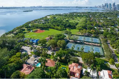 600 NE 57th St, Miami, FL 33137 - Photo 40