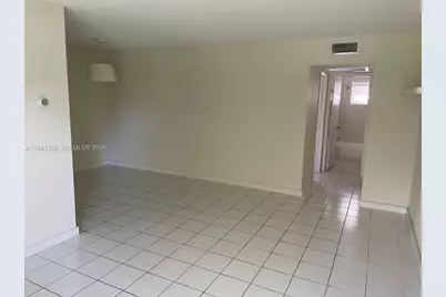 1450 Atlantic Shores Blvd #109, Hallandale Beach, FL 33009 - Photo 8