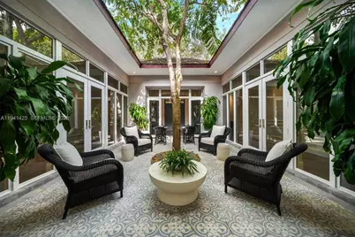 4100 Kiaora St, Miami, FL 33133 - Photo 12