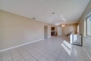 12220 NE Miami Pl, North Miami, FL 33161 - Photo 10