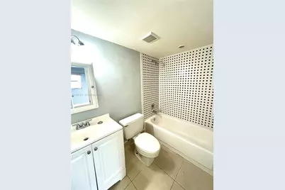 8300 Sunrise Lakes Blvd #112, Sunrise, FL 33322 - Photo 6