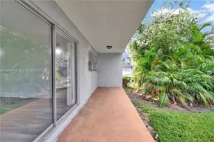 9371 Fontainebleau Blvd, Miami, FL 33172 - Photo 2
