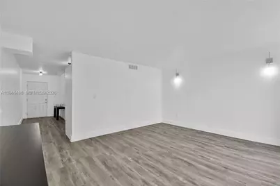 9371 Fontainebleau Blvd #I101, Miami, FL 33172 - Photo 6