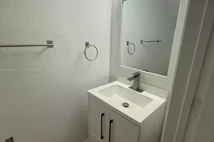 11102 NW 83rd St, Doral, FL 33178 - Photo 8