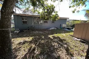 1713 NW 13th Ct, Fort Lauderdale, FL 33311 - Photo 2