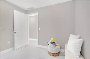 700 NE 24th St, Miami, FL 33137 - Photo 18