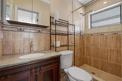801 N 70th Ave, Hollywood, FL 33024 - Photo 16