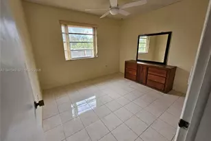 8990 SW 24th St, Miami, FL 33165 - Photo 10