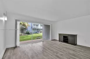 9371 Fontainebleau Blvd, Miami, FL 33172 - Photo 4