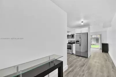 9371 Fontainebleau Blvd #I101, Miami, FL 33172 - Photo 8