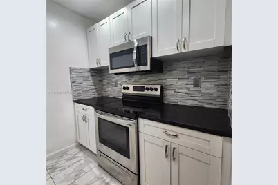 2170 NE 51st Ct #B23, Fort Lauderdale, FL 33308 - Photo 1