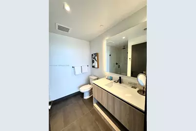 398 NE 5th St #1510, Miami, FL 33132 - Photo 26