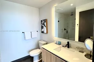 398 NE 5th St, Miami, FL 33132 - Photo 26