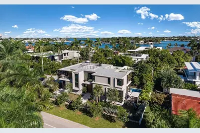 375 S Hibiscus Dr, Miami Beach, FL 33139 - Photo 16