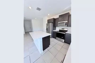 2418 SE 10th Ct, Homestead, FL 33035 - Photo 4