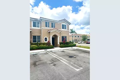 2418 SE 10th Ct, Homestead, FL 33035 - Photo 10