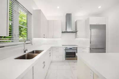 315 Santander Ave #311, Coral Gables, FL 33134 - Photo 14