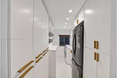 19130 NE 21st Ave, North Miami Beach, FL 33179 - Photo 52