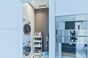 300 Biscayne Blvd Way, Miami, FL 33131 - Photo 12