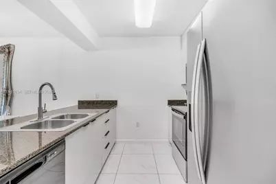 1200 Brickell Bay Dr #2807, Miami, FL 33131 - Photo 22