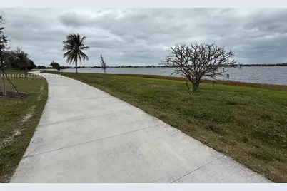 760 Executive Center Dr #31, West Palm Beach, FL 33401 - Photo 36