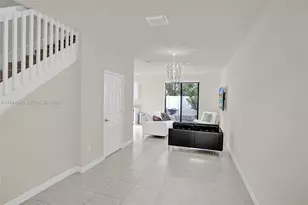 10025 W 32nd Ln, Hialeah, FL 33018 - Photo 4