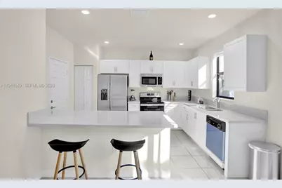 10025 W 32nd Ln, Hialeah, FL 33018 - Photo 10
