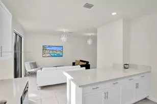 10025 W 32nd Ln, Hialeah, FL 33018 - Photo 12