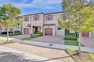 10025 W 32nd Ln, Hialeah, FL 33018 - Photo 2