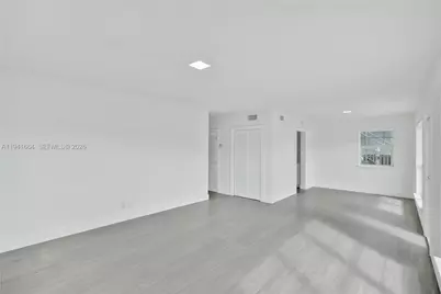 350 S Shore Dr #5, Miami Beach, FL 33141 - Photo 2