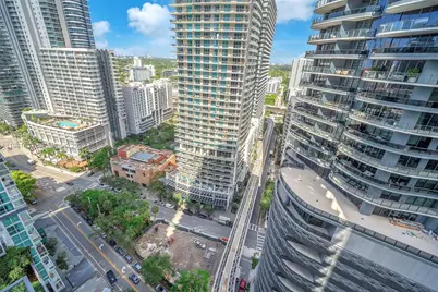 1050 Brickell Ave #2418, Miami, FL 33131 - Photo 4