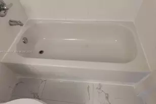 5099 NW 7th St, Miami, FL 33126 - Photo 12