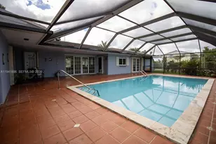 9041 SW 88th St, Miami, FL 33173 - Photo 32