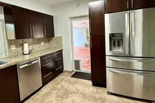 9041 SW 88th St, Miami, FL 33173 - Photo 16