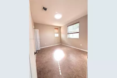 1656 SE 29th Ct #207, Homestead, FL 33035 - Photo 8