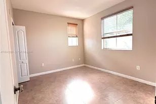 1656 SE 29th Ct, Homestead, FL 33035 - Photo 8