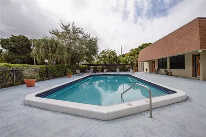 16950 W Dixie Hwy #B320, North Miami Beach, FL 33160 - Photo 2