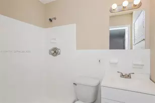 231 SW 71st Terrace, Pembroke Pines, FL 33023 - Photo 14